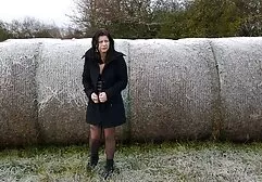 La bionda sarà intrecciare i capelli rossi sono carini. sesso anale con cavallo