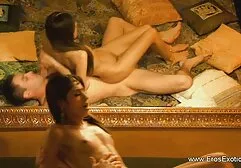 Due videogratisanale coppie insieme a fare sesso nel bosco.