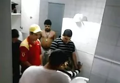 Uno studente estremo anale sarà scopata da un uomo con un grande pene.