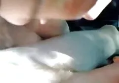 Un uomo tentare un membro di fronte video anale estremo al Segretario.