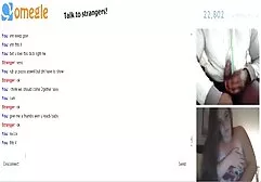Organizziamo Sesso di doppio anale gruppo in un dormitorio.