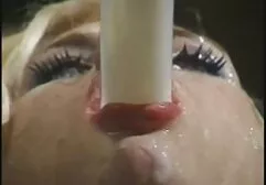 Un uomo ha un viaggiatore video sesso anale che non conosce nella sua stanza.