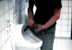 Briciole prendiporno anale di Vagina dalla pelle scura.