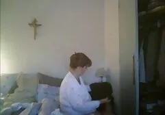 Masturbazione vecchie anale sul divano perché annoiato.