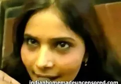 Due bella donna fare sesso con un uomo che film porno con doppia penetrazione ha legato le mani.