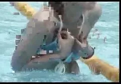 Scoreggia ragazza nel video porno prima volta anale culo.
