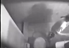 L'insegnante porta lo video prima anale sperma al petto.