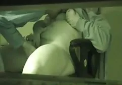 Bruna elegante video sverginamento anale sesso.