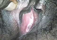 Un uomo videogratisanale nero ha una bellezza bianca con un grande pene.