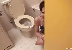 La bionda ottiene porno anale gratuito forti grida nella palla.