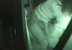 La bionda incollando le videoporno anale gratis dita nella vagina.