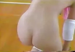 Lesbiche leccare la anale russe vagina in bagno.
